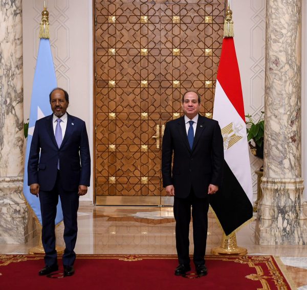 الرئيس السيسي يستقبل نظيره الصومالي ويوقعان إعلانًا سياسيًا لرفع العلاقات إلى مستوى الشراكة الاستراتيجية - 5 - سيناء الإخبارية