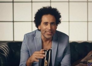 الفنان مصطفي شوقي ضيف بودكاست " كلام في الفن " على القناة الوثائقية - 3 - سيناء الإخبارية