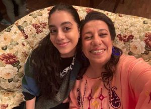 الفنانة الشابة ياسمينا العبد تكشف كواليس الجزء 3 من مسلسل " موضوع عائلي " - 3 - سيناء الإخبارية