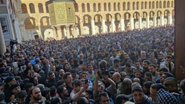 تدافع مأساوي في المسجد الأموي بدمشق.. وفاة 3 نساء وإصابة 5 أطفال - 3 - سيناء الإخبارية