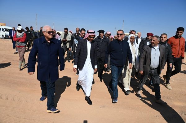 محافظ جنوب سيناء يتفقد مشروع سكني جديد يوفر 60 وحدة سكنية مجهزة لأهالي النقب - 7 - سيناء الإخبارية