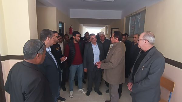 نائب محافظ شمال سيناء يتفقد تجهيزات مدرسة رفح الجديدة استعداداً لزيارة وزير التعليم - 3 - سيناء الإخبارية