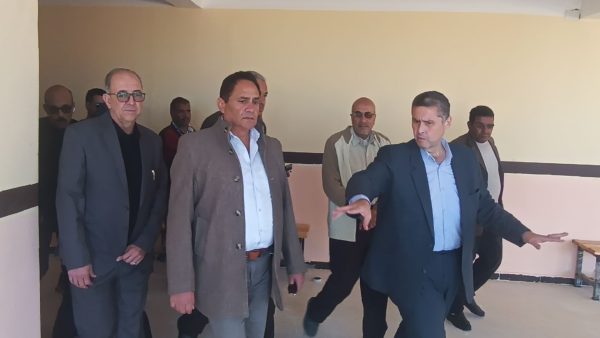 نائب محافظ شمال سيناء يتفقد تجهيزات مدرسة رفح الجديدة استعداداً لزيارة وزير التعليم - 7 - سيناء الإخبارية