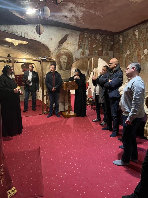 وفد من السياحة والآثار يتابع أعمال ترميم دير الأنبا بولا بالبحر الأحمر - 5 - سيناء الإخبارية