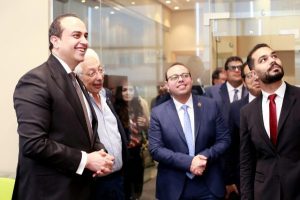 رئيس هيئة الرعاية الصحية يتفقد الجناح المصري بمعرض آراب هيلث 2025 - 1 - سيناء الإخبارية