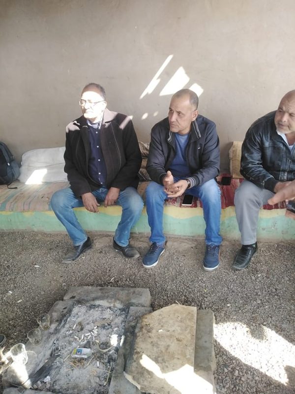 مديرية الزراعة بجنوب سيناء تقدم الإرشاد الزراعي وتوزع "كارت الفلاح الذكي" في وادي سعال - 1 - سيناء الإخبارية