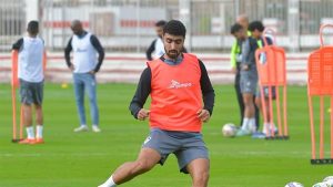 زياد كمال لاعب وسط الفريق الأول لكرة القدم بنادي الزمالك ينتظم فى التدريبات الجماعية - 3 - سيناء الإخبارية