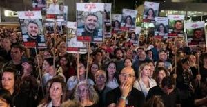 عائلات المحتجزين الإسرائيليين : عناصر متطرفة بالحكومة تعطيل تنفيذ اتفاق وقف إطلاق النار - 3 - سيناء الإخبارية