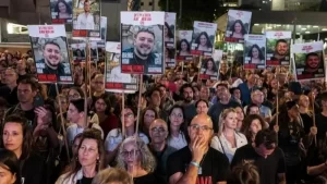 عائلات المحتجزين الإسرائيليين: تبقى 16 يومًا للمهلة التي حددها ترامب ولا يجب أن نفقد هذه الفرصة التاريخية - 1 - سيناء الإخبارية