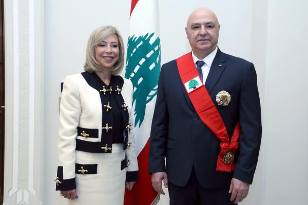 ننشر أول صور لرئيس لبنان الجديد وعائلته بعد أداء اليمين الدستورية - 3 - سيناء الإخبارية