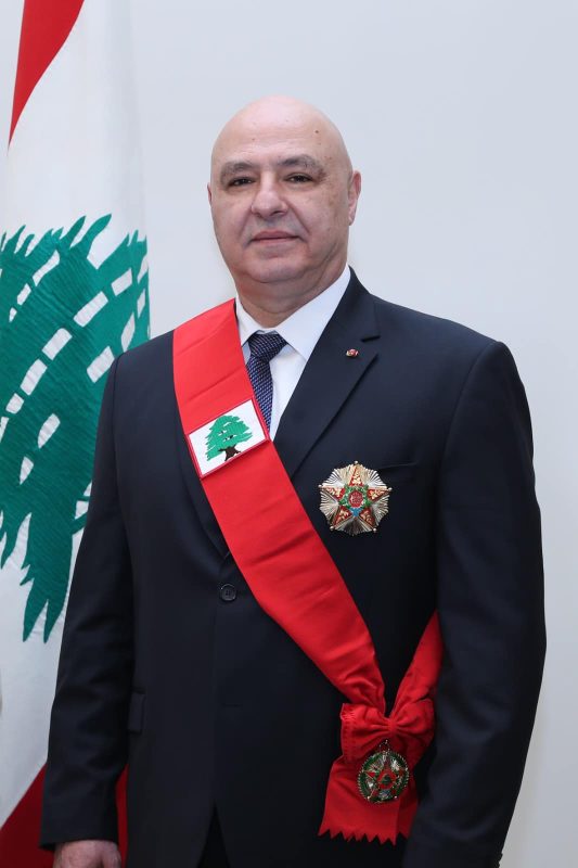 ننشر أول صور لرئيس لبنان الجديد وعائلته بعد أداء اليمين الدستورية - 7 - سيناء الإخبارية