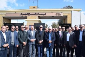في زيارة لمعبر رفح..رئيس جامعة العريش ومحافظ شمال سيناء يستقبلون وزير التعليم العالي والبحث العلمي - 3 - سيناء الإخبارية