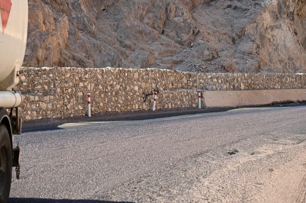 محافظ جنوب سيناء يتفقد مشروعات تطوير الطرق الاستراتيجية في طابا لدعم الاقتصاد والسياحة - 1 - سيناء الإخبارية