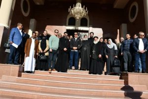 محافظ جنوب سيناء يتقدم بالتهنئة لكنيسة مارمينا ومارجرجس بمدينة رأس سدر بعيد الميلاد المجيد - 7 - سيناء الإخبارية