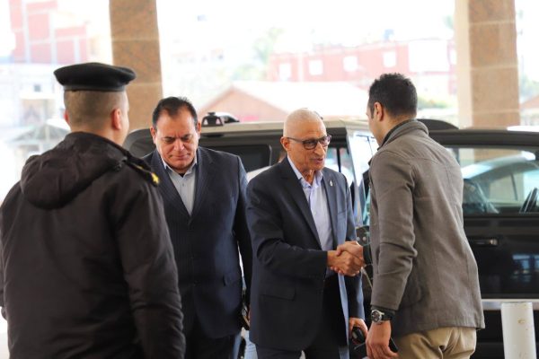 محافظ شمال سيناء يؤكد قوة مصر في مواجهة التحديات ويحث الشباب على المشاركة المجتمعية - 1 - سيناء الإخبارية