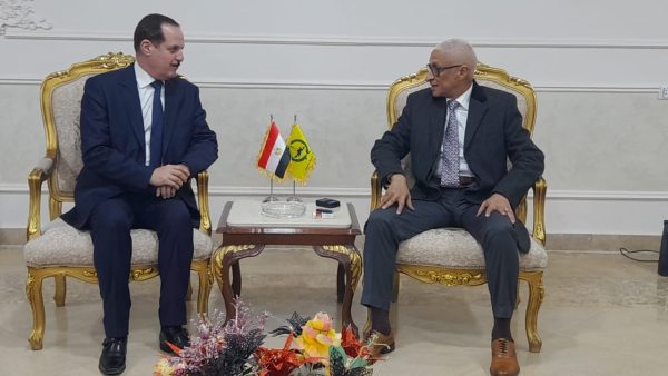 محافظ شمال سيناء يؤكد أن الثقافة تلعب دورا كبيرا في توعية المواطنين - سيناء الإخبارية