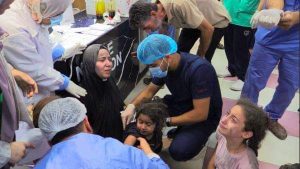 مدير المستشفيات الميدانية بغزة : العدوان الإسرائيلي لم يتوقف يوما طوال 15 شهرا على الطواقم الطبية - 3 - سيناء الإخبارية