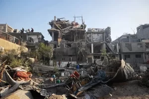 مدير المستشفيات الميدانية بغزة : العدوان الإسرائيلي لم يتوقف يوما طوال 15 شهرا على الطواقم الطبية - 1 - سيناء الإخبارية
