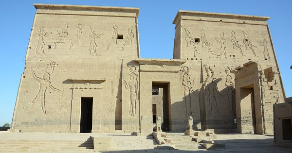معبد فيلة.. أسطورة الحب والخيانة تحيا بين أعمدة الحضارة المصرية القديمة - 5 - سيناء الإخبارية