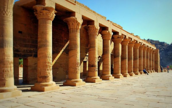 معبد فيلة.. أسطورة الحب والخيانة تحيا بين أعمدة الحضارة المصرية القديمة - 7 - سيناء الإخبارية