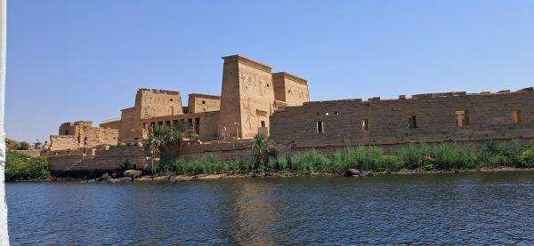 معبد فيلة.. أسطورة الحب والخيانة تحيا بين أعمدة الحضارة المصرية القديمة - 3 - سيناء الإخبارية