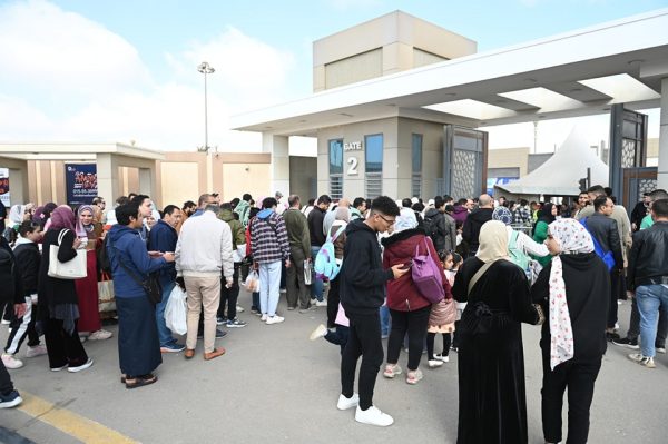 معرض القاهرة الدولي للكتاب يحطم الأرقام القياسية ويسجل 1.5 مليون زائر في 4 أيام فقط - 3 - سيناء الإخبارية