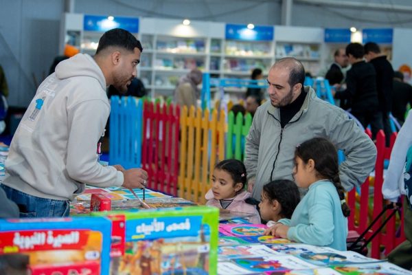 إقبال جماهيري كبير في اليوم الثالث لمعرض القاهرة الدولي للكتاب 2025 - 13 - سيناء الإخبارية
