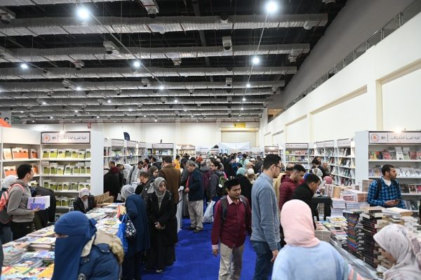 معرض القاهرة الدولي للكتاب يحطم الأرقام القياسية ويسجل 1.5 مليون زائر في 4 أيام فقط - 5 - سيناء الإخبارية