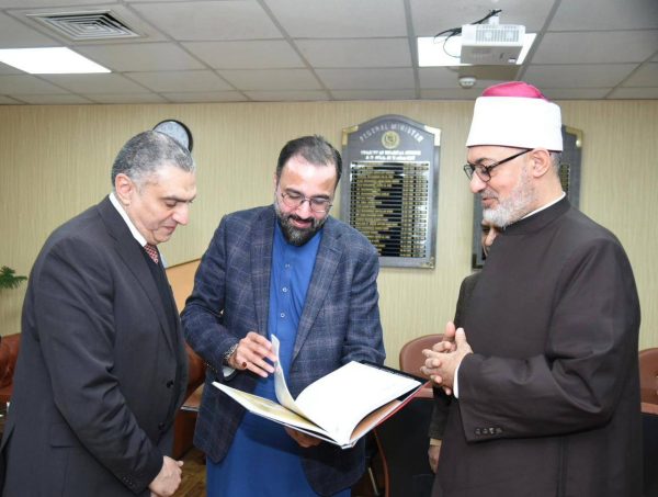 وزير الشؤون الدينية الباكستاني يستقبل مفتي الجمهورية ويبحثان سبل تعزيز التعاون الثنائي - 1 - سيناء الإخبارية