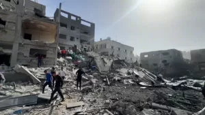 نداءات استغاثة من بيت حانون تفيد بوجود عدد من الشهداء الذين لم تُنتشل جثامينهم من مواقع الاستهداف - 1 - سيناء الإخبارية