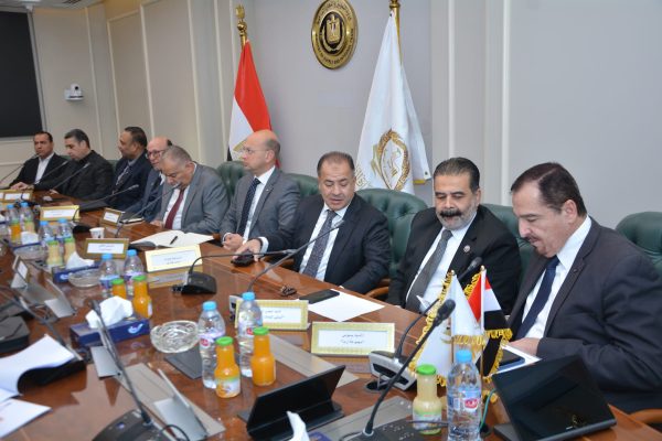 وزير التموين يعلن خطط تأمين السلع الأساسية في اجتماع مع القطاع الخاص استعدادًا لشهر رمضان - 3 - سيناء الإخبارية