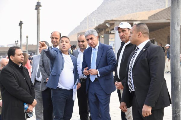 وزير الآثار يتفقد أهرامات الجيزة للإطلاع على مستجدات مشروع تطوير الخدمات السياحية - 3 - سيناء الإخبارية