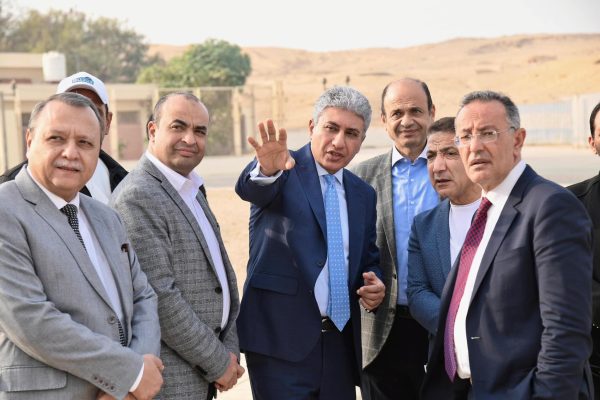 وزير الآثار يتفقد أهرامات الجيزة للإطلاع على مستجدات مشروع تطوير الخدمات السياحية - 7 - سيناء الإخبارية