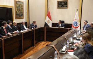 وزير الصحة يبحث مع وفد اتحاد الصناعات بولاية بافاريا الألمانية التوسع في ملف تدريب فرق التمريض وتحديث المناهج الدراسية - 3 - سيناء الإخبارية