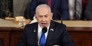وسائل إعلام إسرائيلية : المتظاهرون بمدينة تل أبيب يطالبون بتقديم موعد الانتخابات - 3 - سيناء الإخبارية