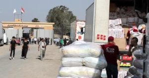 وصول وفود من وسائل إعلام عربية وأجنبية إلى معبر رفح لرصد دخول المساعدات بغزة - 3 - سيناء الإخبارية