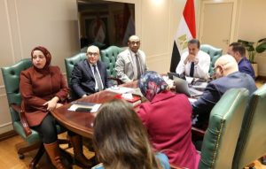 وزير الصحة يعقد اجتماعا مع وفد شركة " سيرفيه الفرنسية " لبحث سبل تعزيز الاستثمارات في مجال الدواء - 1 - سيناء الإخبارية