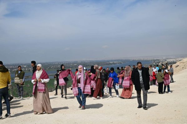 140 شابا من المحافظات الحدودية في رحلة أثرية بالمنيا.. 39 مقبرة تحكي تاريخ الدولة الوسطى - 1 - سيناء الإخبارية