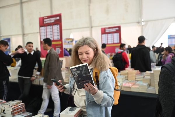 متعة التصفح لا تنتهي.. صور ترصد آخر أيام معرض القاهرة للكتاب الـ56 - 7 - سيناء الإخبارية