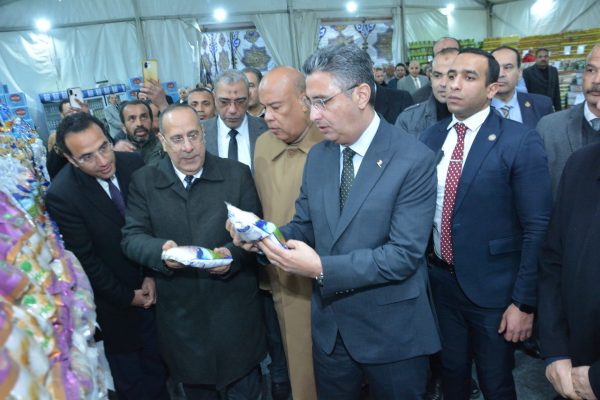 وزير التموين يفتتح معرض أهلا رمضان بالقاهرة يوفر 2000 طن سلع بتخفيضات تصل إلى 30% - 5 - سيناء الإخبارية
