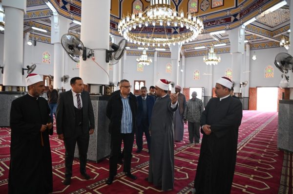 محافظ جنوب سيناء يتفقد مشروعات حيوية في نويبع ويستعرض خطط التنمية مع شيوخ العواقل - 3 - سيناء الإخبارية
