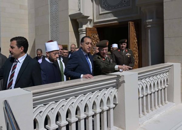 مدبولي يفتتح منارة "العلي العظيم".. المسجد الجامع يتسع لـ5000 مصلٍّ ويضم 3 قاعات للمناسبات و5 عيادات طبية - 9 - سيناء الإخبارية