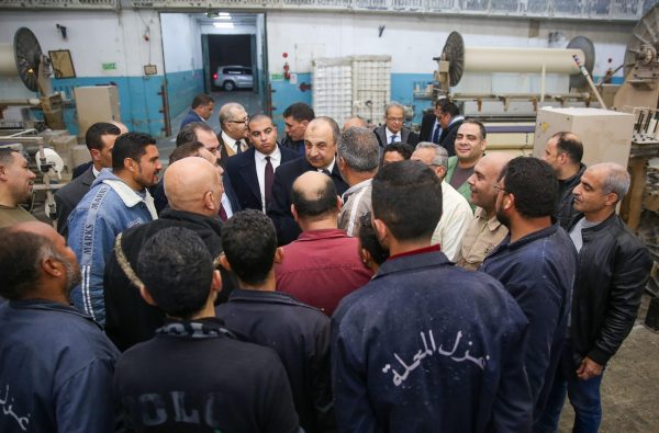 200 ألف جنيه إعانة لكل أسرة متوفى.. وزير قطاع الأعمال يتفقد محطة كهرباء مصنع غزل المحلة بعد مصرع 3 عمال - 9 - سيناء الإخبارية