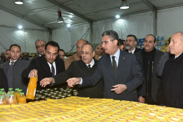 وزير التموين يفتتح معرض أهلا رمضان بالقاهرة يوفر 2000 طن سلع بتخفيضات تصل إلى 30% - 23 - سيناء الإخبارية