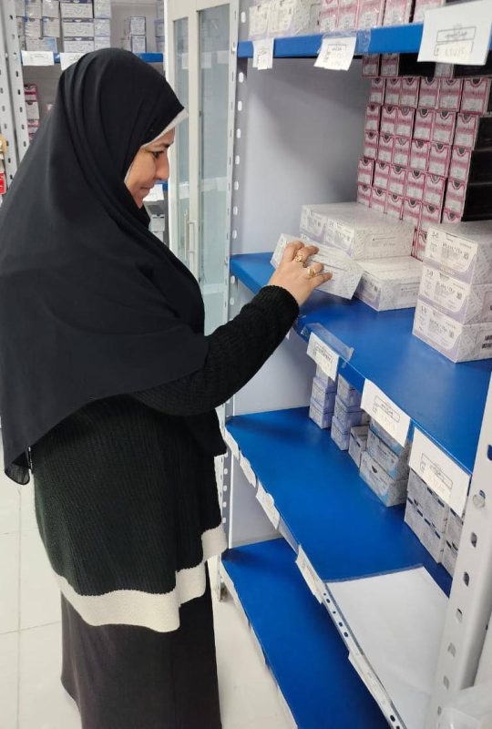 فريق الإشراف من الهيئة العامة للرعاية الصحية بجنوب سيناء يزور مخازن مجمع الفيروز الطبي - 1 - سيناء الإخبارية
