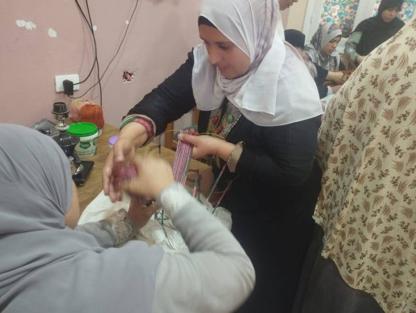 ورشة لصناعة الأباجورات بمركز شباب الصيادين لتعزيز دور المرأة وتنمية مهاراتها - 1 - سيناء الإخبارية