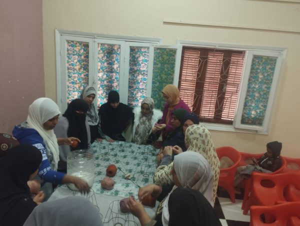 ورشة لصناعة الأباجورات بمركز شباب الصيادين لتعزيز دور المرأة وتنمية مهاراتها - 5 - سيناء الإخبارية