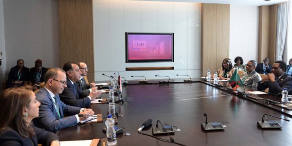 مدبولي يبحث مع رئيس زامبيا تعزيز التعاون الثنائي ويدعو لتوسيع الاستثمارات المصرية في لوساكا - 5 - سيناء الإخبارية