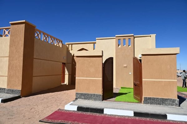 محافظ جنوب سيناء يتفقد مشروع الإسكان البدوي بقرية النقب ضمن احتفالات العيد القومي الـ 36 - 13 - سيناء الإخبارية