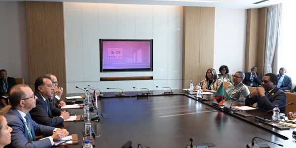 مدبولي يبحث مع رئيس زامبيا تعزيز التعاون الثنائي ويدعو لتوسيع الاستثمارات المصرية في لوساكا - 1 - سيناء الإخبارية
